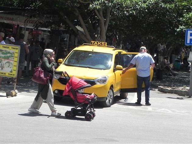 Dünyaca ünlü turistlik yerde taksicilere taksimetre tepkisi