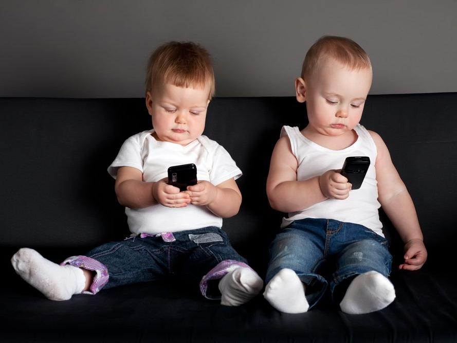 Cep telefonları çocuklar için daha riskli