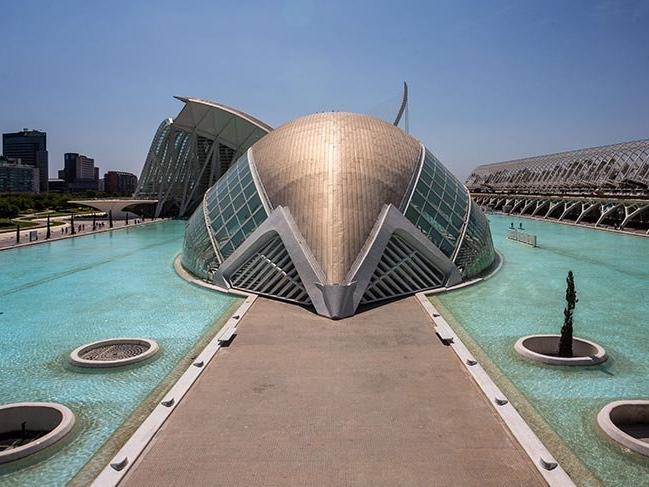 22. yüzyılın fütüristik yapısı: Valencia Sanat ve Bilim Şehri