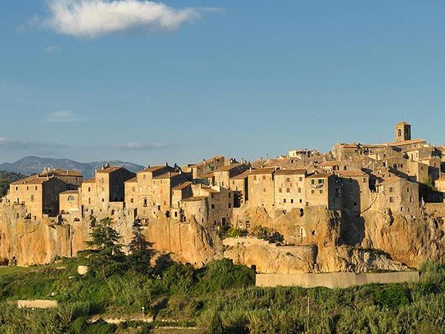 Tarihi Bronz Çağı'na dayanan Pitigliano kasabası