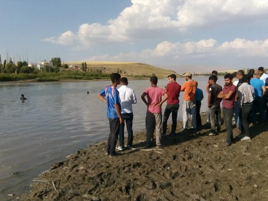 Murat Nehri'ne giren 4 çocuk boğuldu, 1'inin durumu ağır
