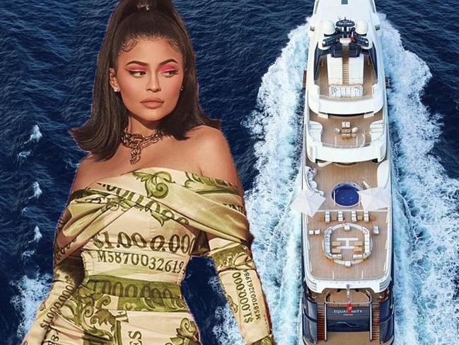 Kylie Jenner 250 milyon dolarlık yatta doğum gününü kutlayıp, para koleksiyonunu tanıtacak