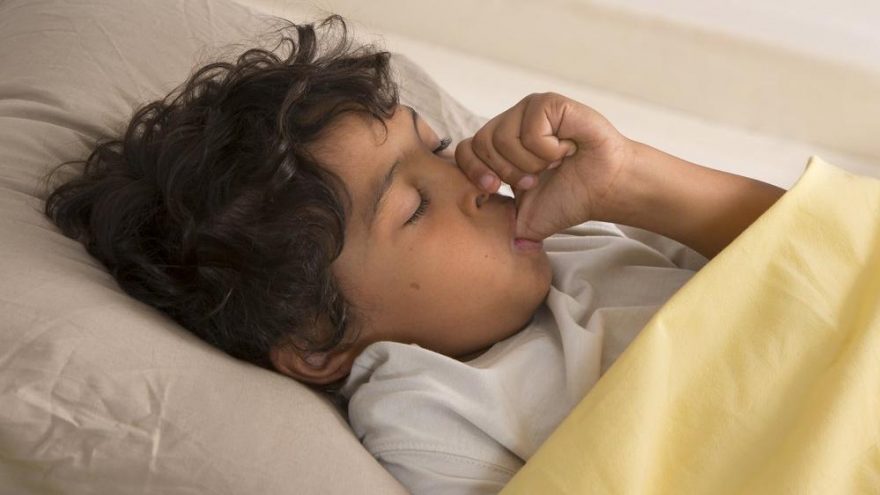 Parmak emme alÄ±ÅkanlÄ±ÄÄ± nasÄ±l bÄ±raktÄ±rÄ±lÄ±r? Ãocuk neden parmak emmede Ä±srar eder?