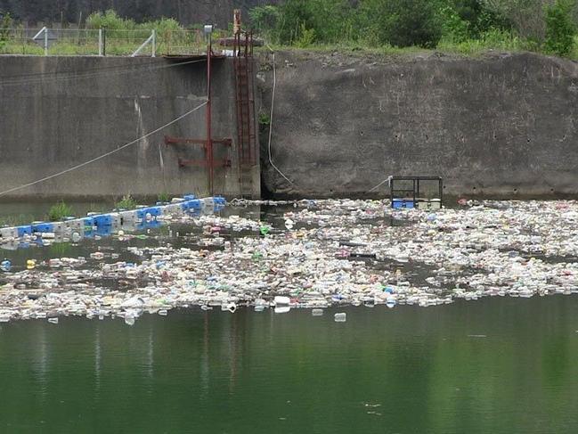 Muratlı Barajı kurban atıkları ve çöplerle doldu