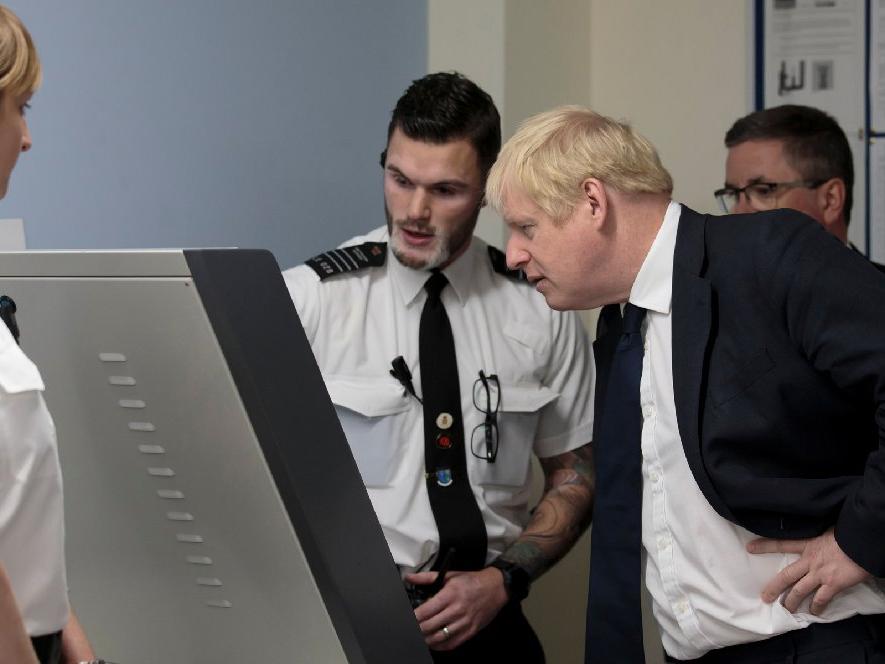 Başbakan röntgende gördükleri karşısında şaşkına döndü