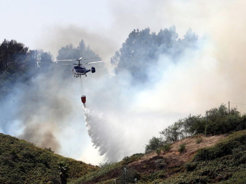 İspanya'da 9 bin kişi yangın yüzünden yerinden oldu!