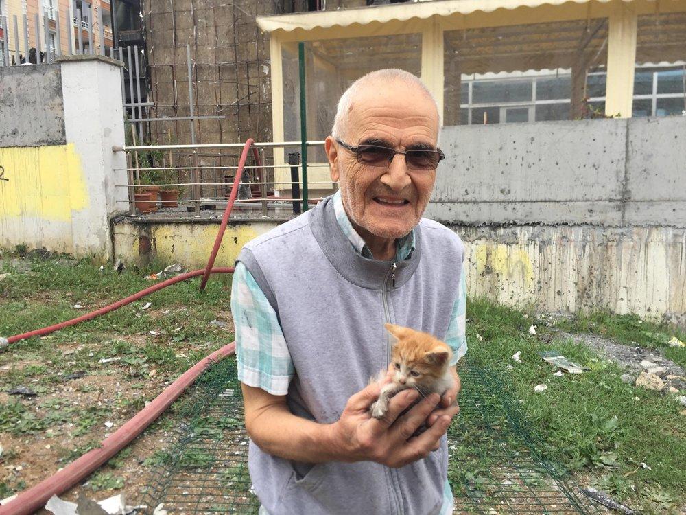 Kediler için hayatını tehlikeye atan Mehmet Amca'dan acı haber