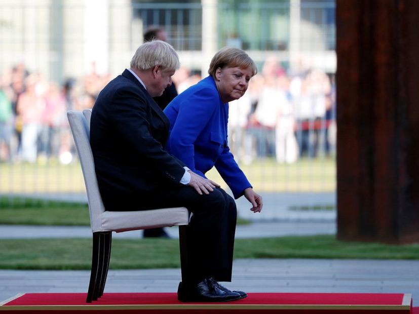 Kritik görüşme gerçekleşti: Merkel onu da oturttu