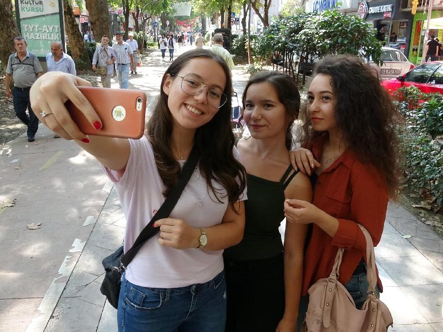 Türkiye'de kadınların en fazla selfie çektiği il belirlendi
