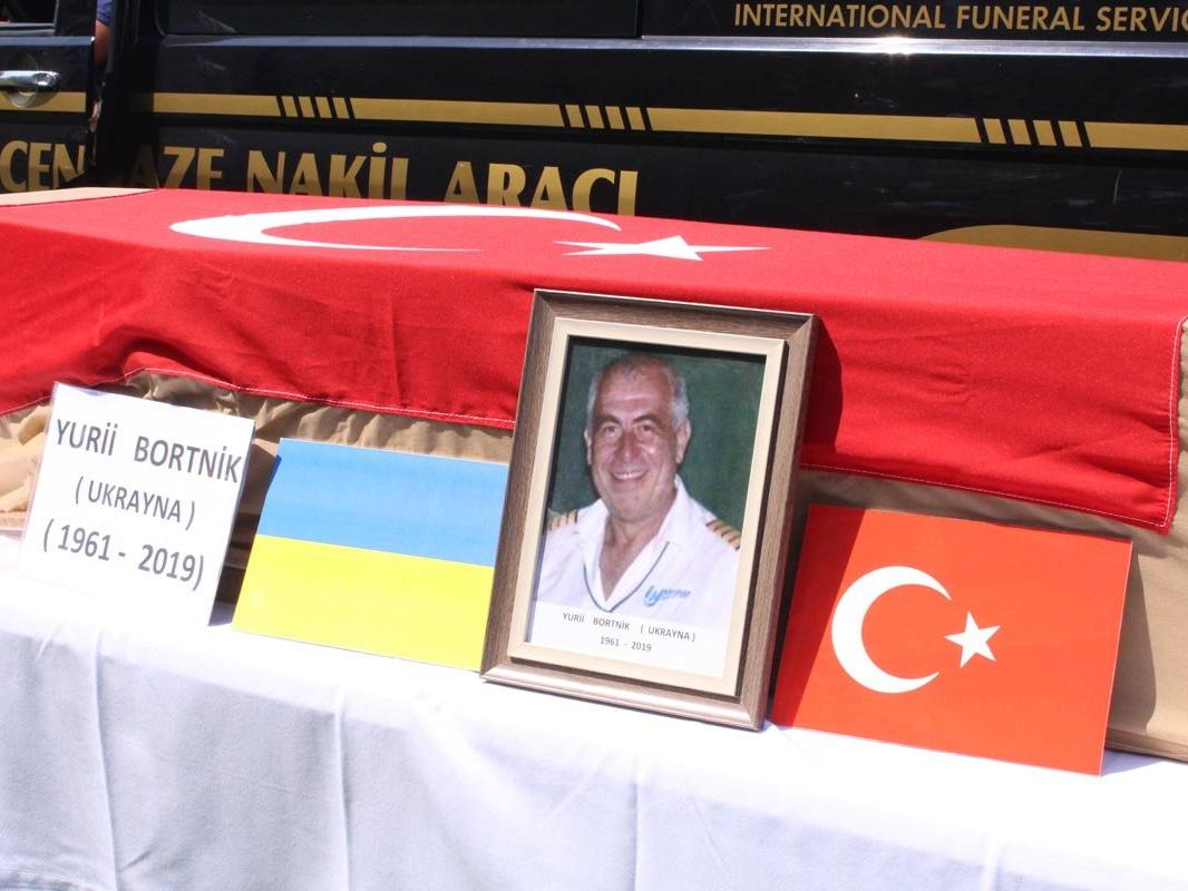 Kahraman Ukraynalı pilota İzmir'de cenaze töreni