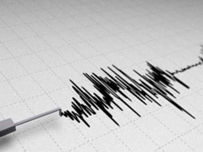 Ege Denizi'nde 3.8 büyüklüğünde deprem! İşte son depremler...