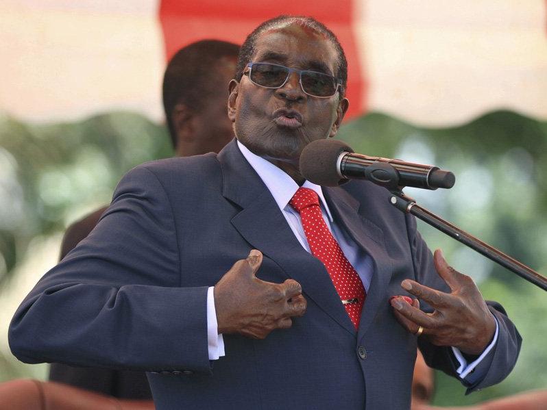 Zimbabve'nin devrik başkanı öldü