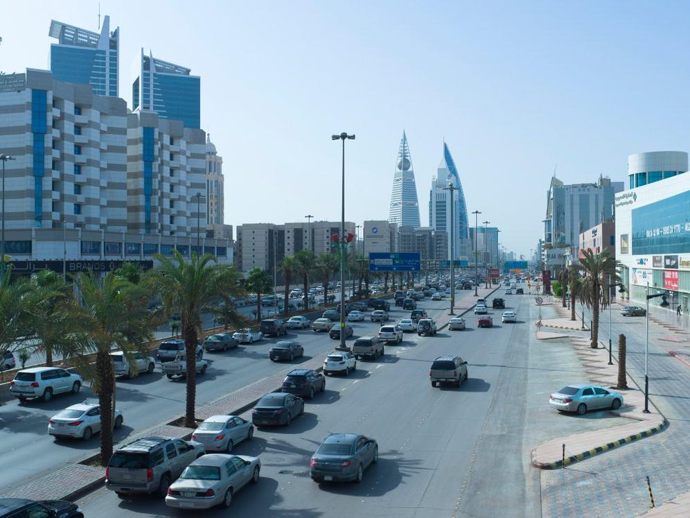 Suudi Arabistan turist vizesini başlatıyor