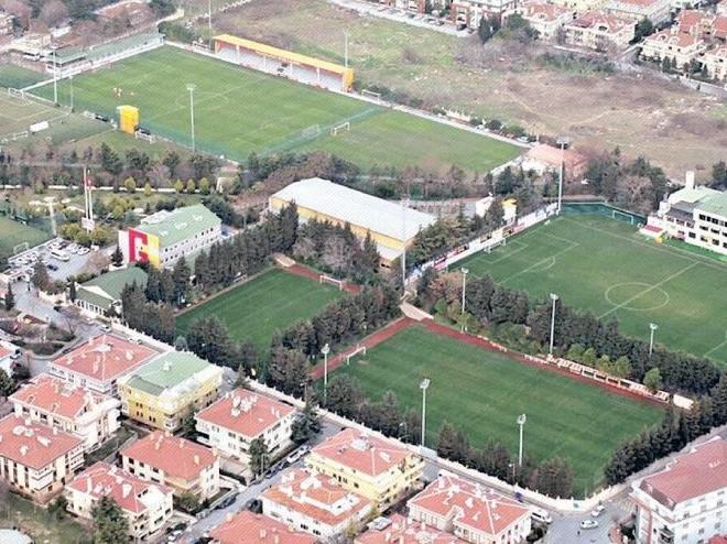 Galatasaray'a Florya ve Riva'dan kötü haber