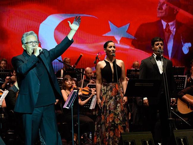 Zülfü Livaneli'den Gaziantep'te ilk konser