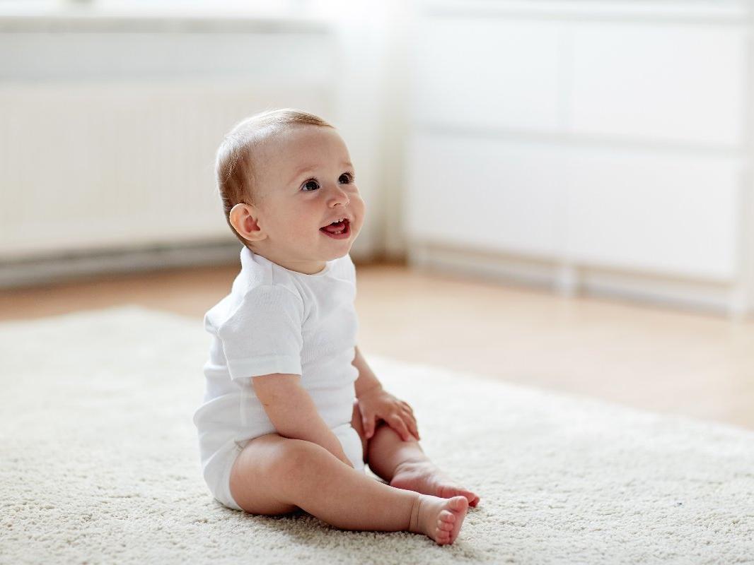 Bebek oturma aşamaları nasıl başlar? Bebekler ne zaman oturur?