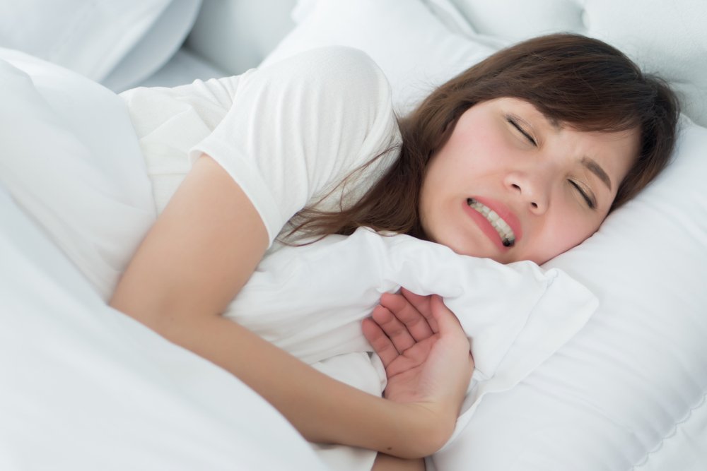 Gece uykuda dişlerimizi neden sıkarız?
