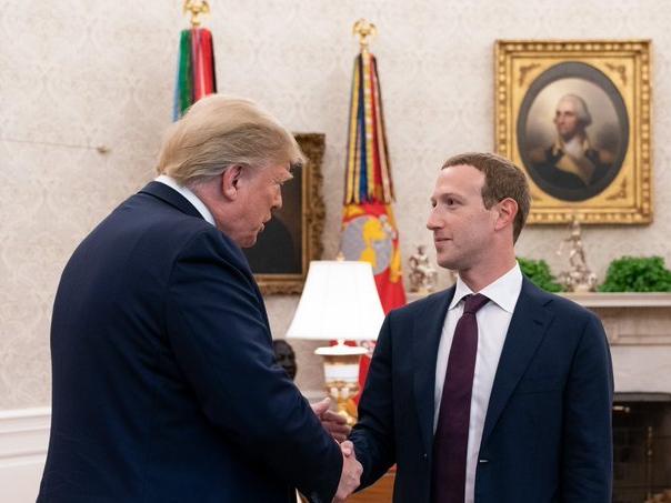Trump, Facebook'un patronu ile görüştü