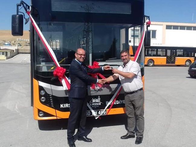 AKP'lilerin vermediği otobüs CHP'li kardeş belediyeden geldi