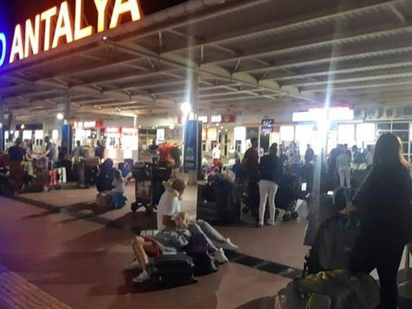 İngiliz turizm devi batıyor, turistler Türkiye'de mahsur kaldı