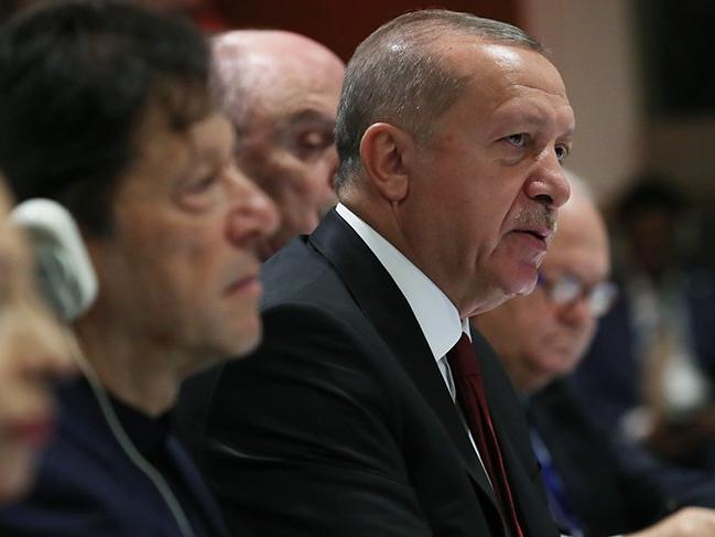 Erdoğan: Domuz eti yiyenlere müdahale etmiyoruz