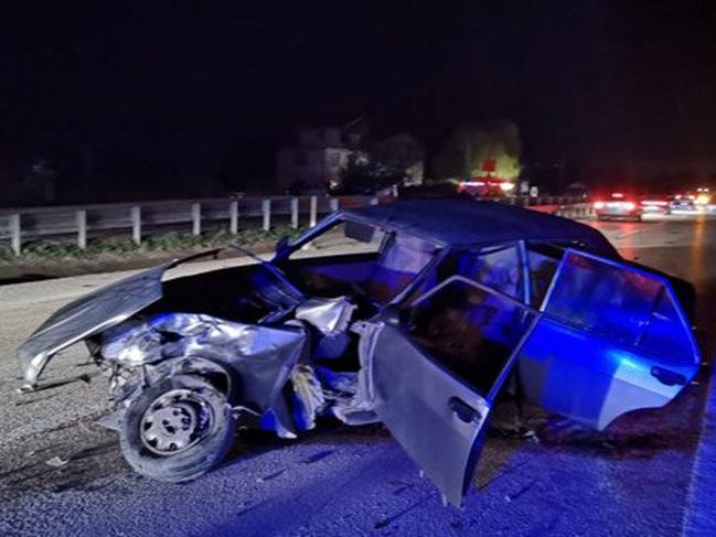 Bursa'da iki otomobil çarpıştı: 10 yaralı