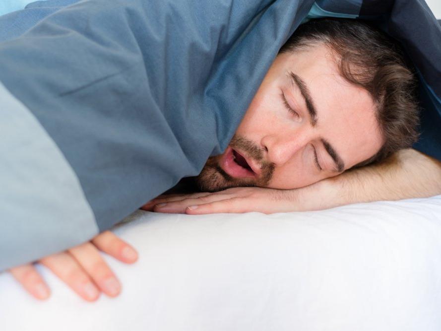 Ani ölümlere yol açabilir! Uyku apnesinin 3 belirtisi