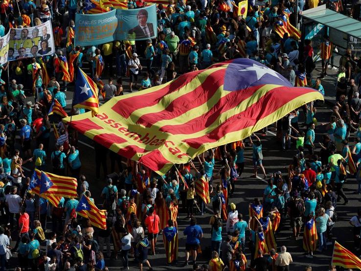 Katalan lidere 13 yıl hapis cezası