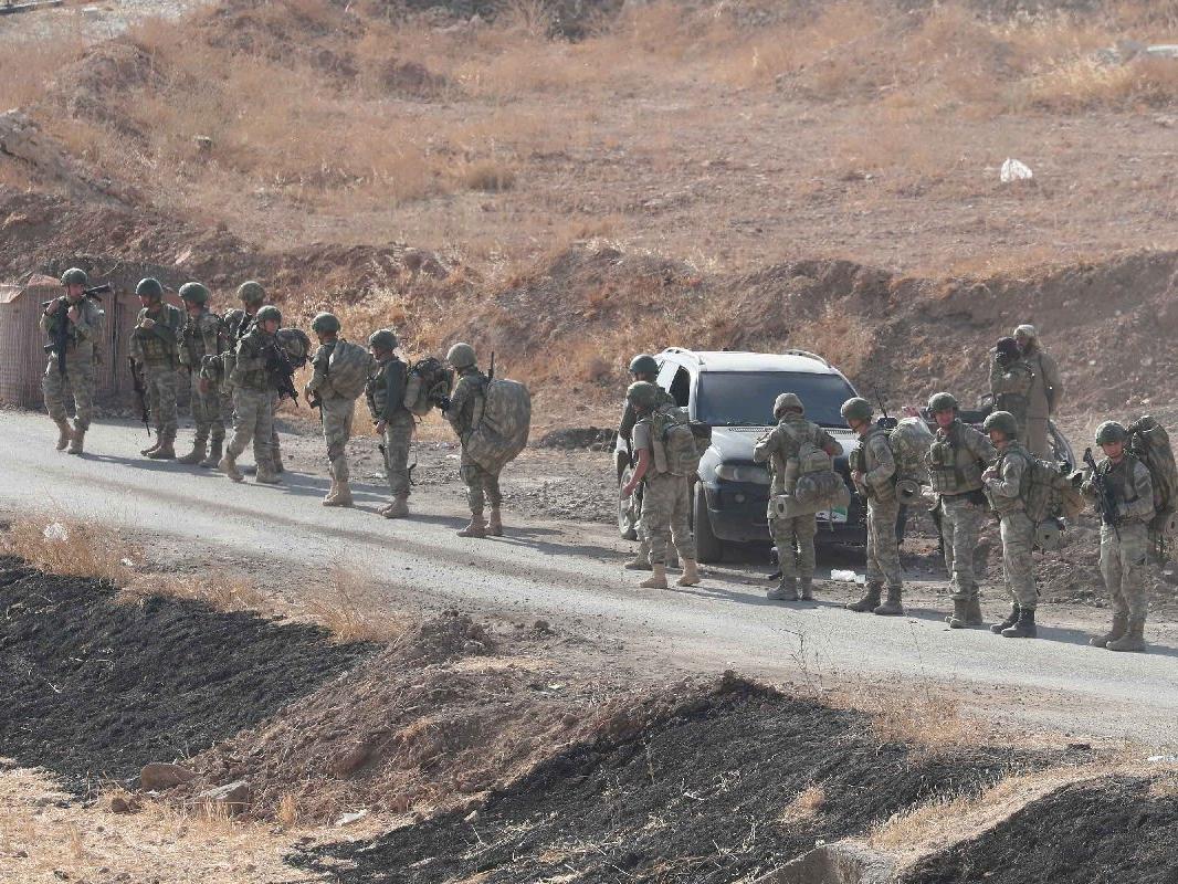 Resulayn ve Tel Abyad'dan sonra Türk askeri Menbiç sınırında