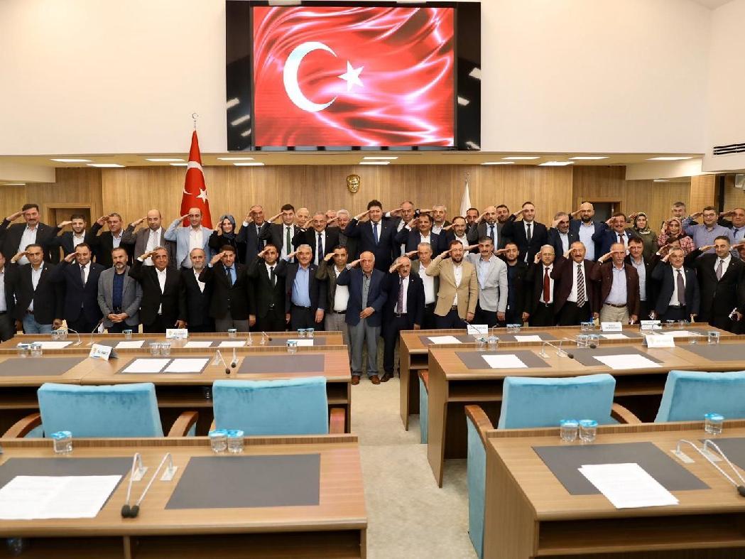 Meclis üyelerinden Mehmetçik Vakfı’na anlamlı bağış