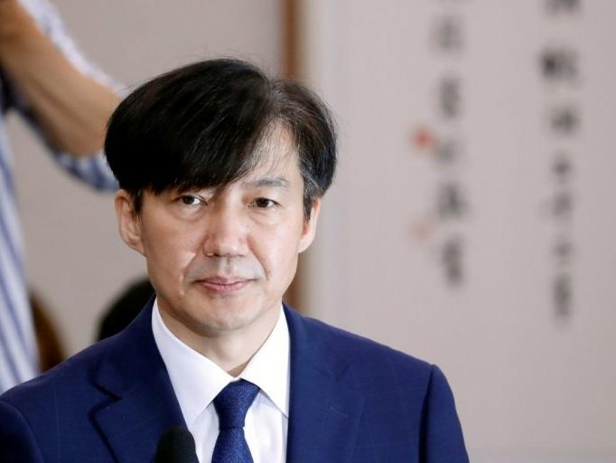 Güney Kore'nin eski adalet bakanının eşi hakkında tutuklama talebi