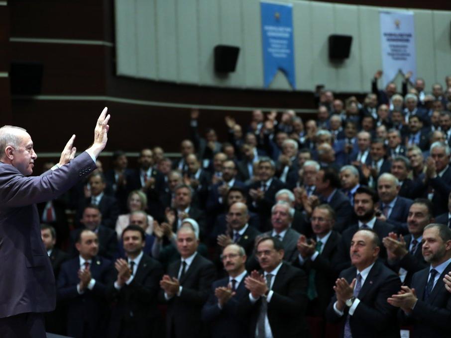 AKP'de Yeneroğlu sancısı! En az 10 vekilin daha istifası konuşuluyor