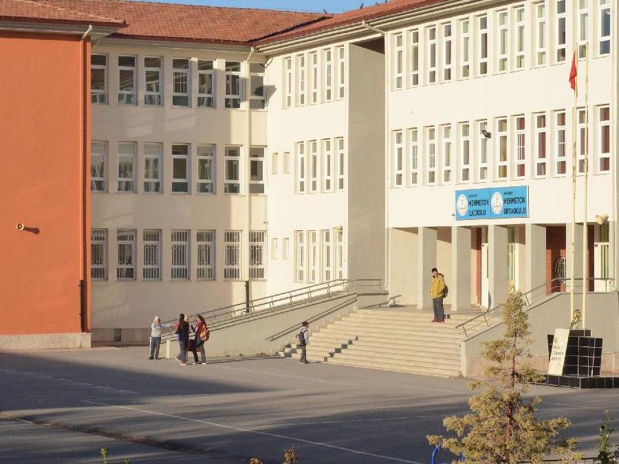 Tüm Türkiye'nin tepkisini çekmişti: Okul müdürü açığa alındı