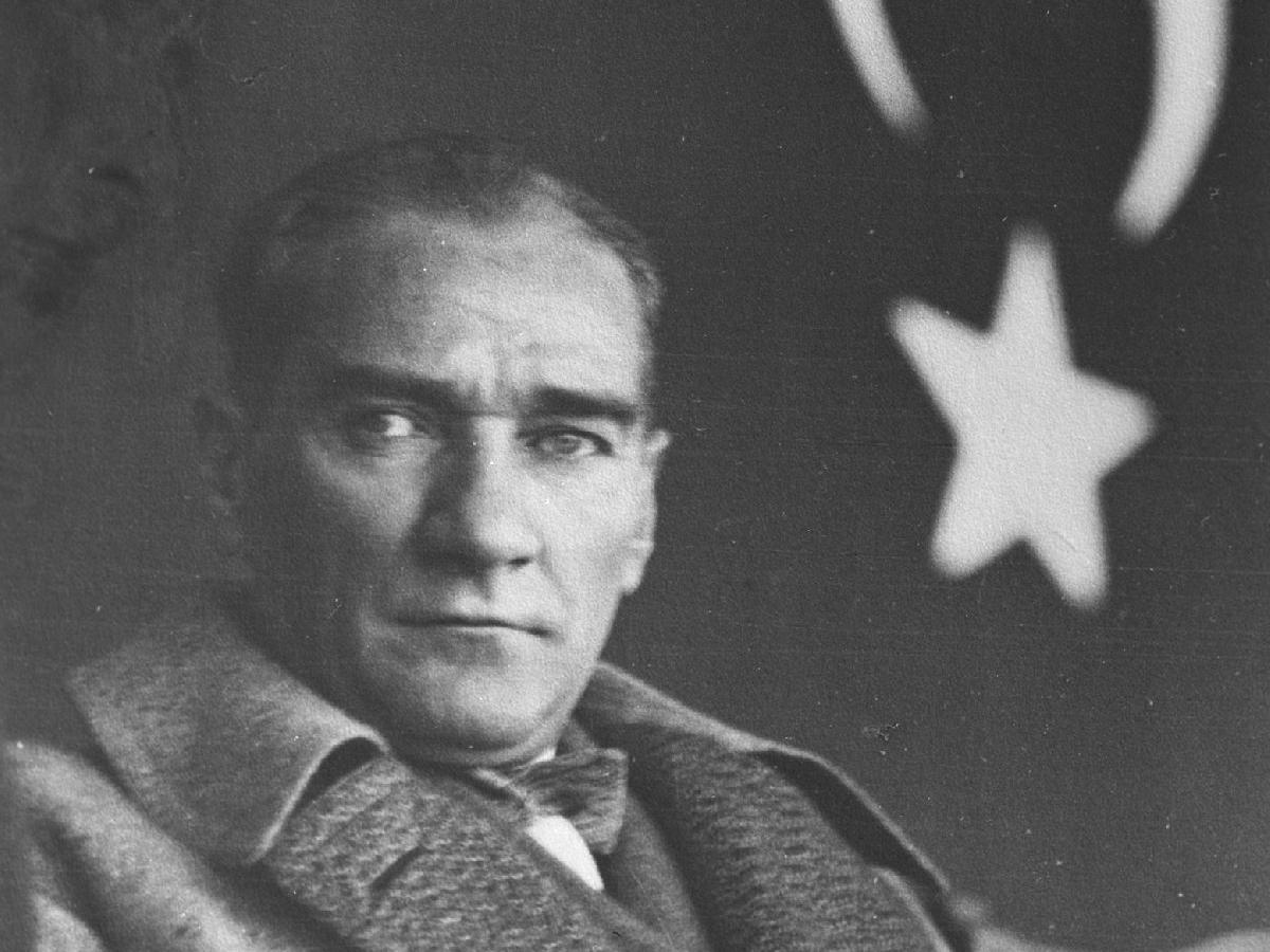 Atatürk mesajları: Atatürk’ü anma şiirleri ve sözleri! 10 Kasım'da Mustafa Kemal Atatürk’ü saygıyla anıyoruz…