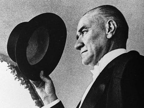 Atatürk hayata gözlerini kapadığı İstanbul'da özlemle anılacak