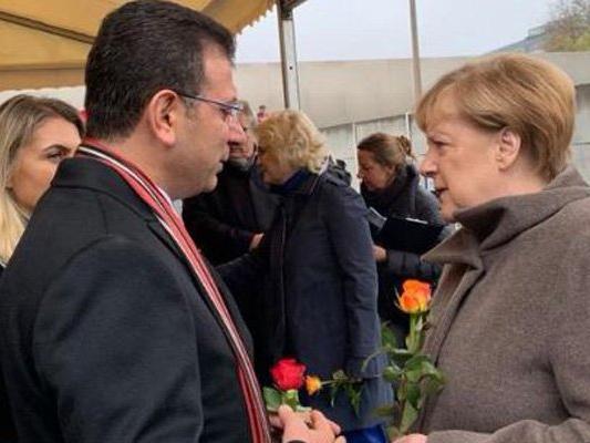 İmamoğlu Berlin'de Almanya lideri Merkel'le sohbet etti