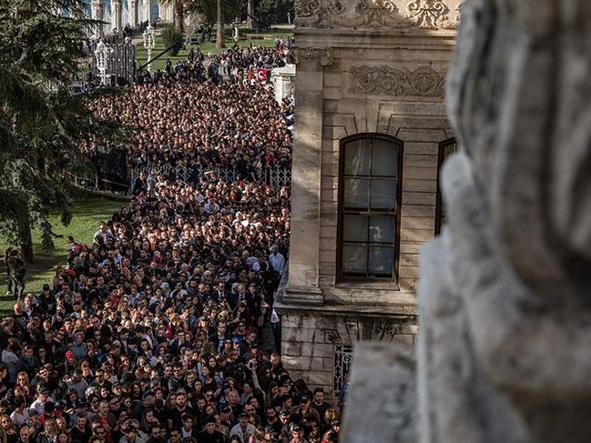 10 Kasım'da Dolmabahçe'yi ziyaret eden kişi sayısı açıklandı
