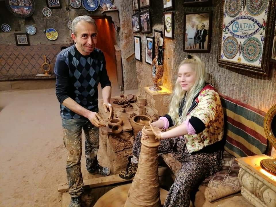 Aleyna Tilki, Kapadokya'da çömlek yaptı