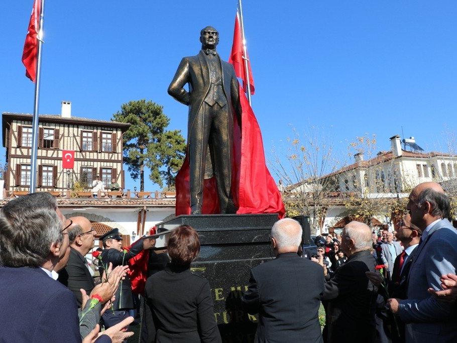 Safranbolu Köyiçi Meydanı'nda Atatürk heykeli açıldı