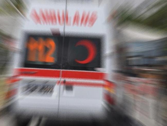 Samsun'da minibüs aydınlatma direğine çarptı: 3 ağır yaralı