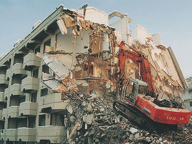 1999 Düzce Depremi'nde yaşamını yitirenler anıldı