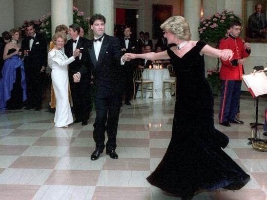 Lady Diana'nın ikonik elbisesi üçüncü kez satışa çıkıyor