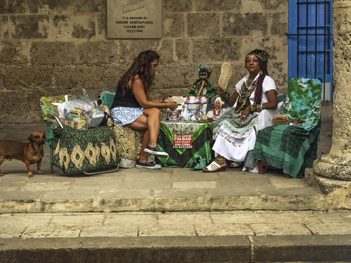 Uzaktaki Yalnız Küba Sergisi açıldı