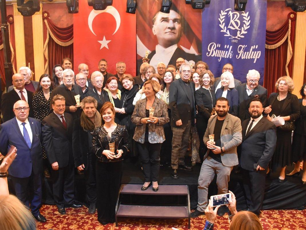 İsmet Küntay Ödülleri'nde İBB Şehir Tiyatroları'na 3 ödül