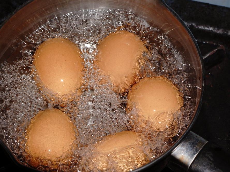 Haşlanmış yumurta suyunun bilinmeyen faydaları