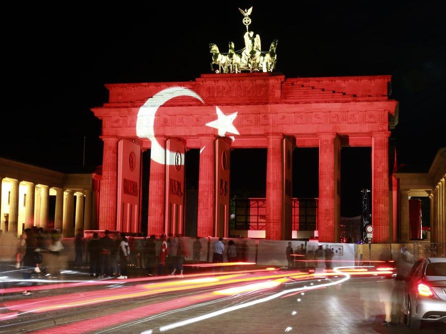 Almanya tutuklanan Türk avukat için devrede
