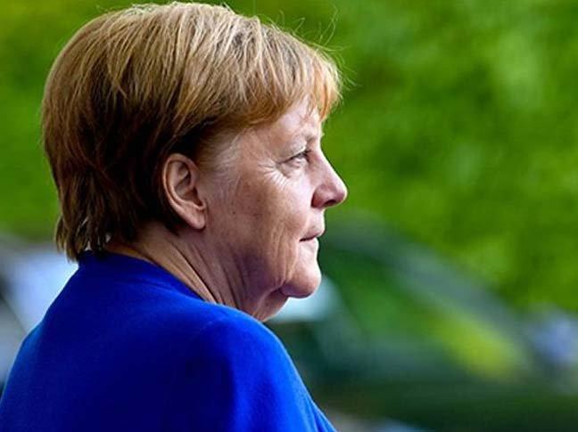 Merkel: Suriye'de siyasi değişime ihtiyacımız var