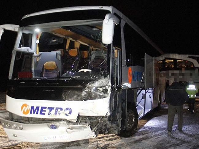 Kayseri'de yolcu otobüsü ile otomobil çarpıştı: 2 ölü, 1 yaralı