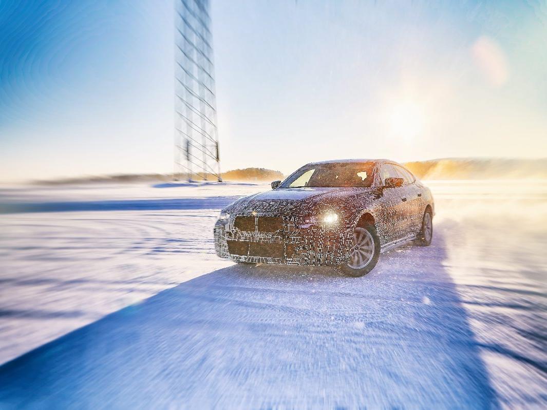 BMW yeni elektrikli otomobilini test ediyor!