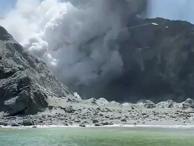 Yeni Zelanda'da Whakaari Yanardağı patladı: 20 yaralı